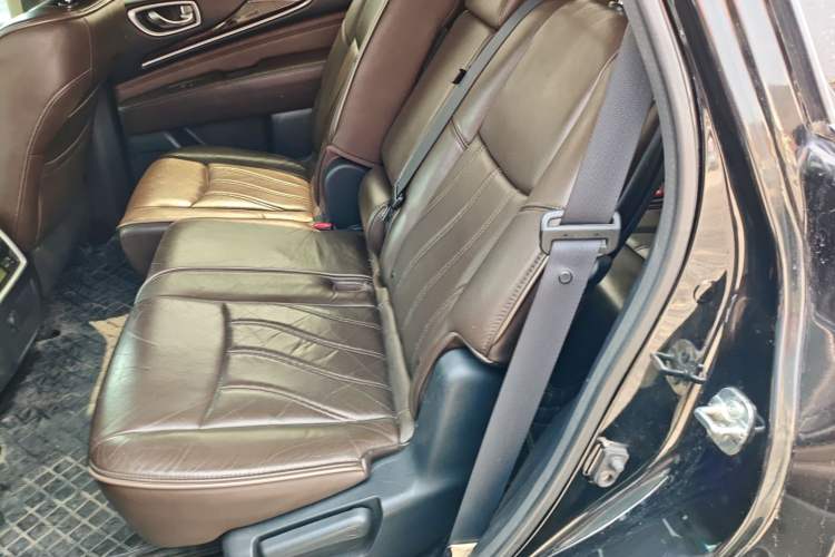 Used Infiniti JX 2013 JX35 Two-Wheel-Drive Excellence Edition Left Rear Seat