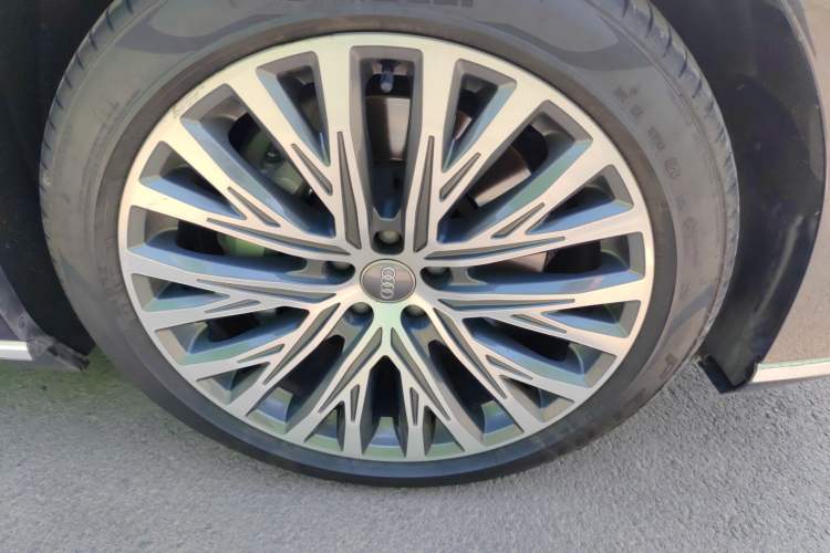 Used Audi A8 2019 Plus A8L 55 TFSI quattro Luxury Model Right Front Wheel Hub