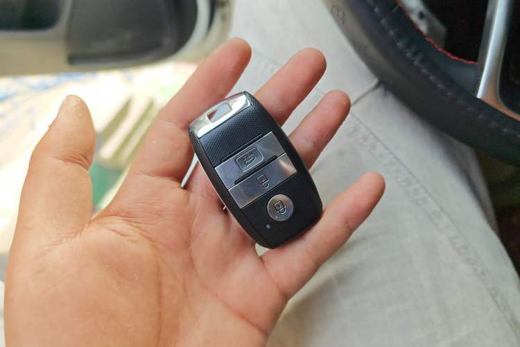 Used Kia KX Cross 2019 1.6L Automatic Dynamic Sunroof Version China VI Vehicle Key