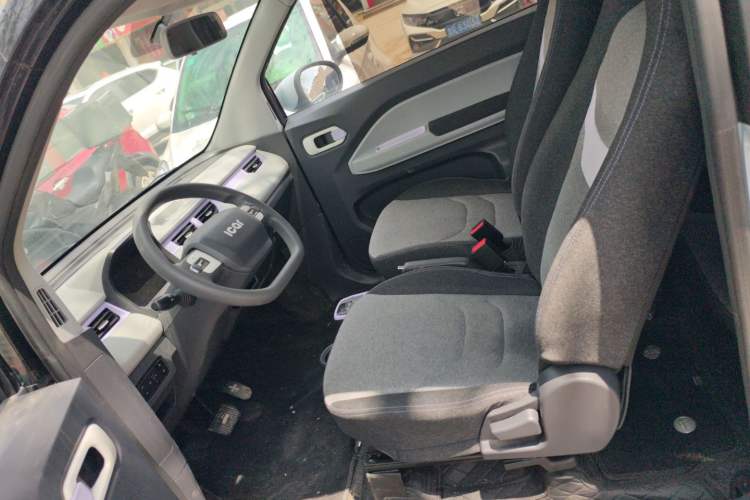 Used Chery New Energy QQ Ice Cream 2022 120km Conical Shape Lithium Iron Phosphate
