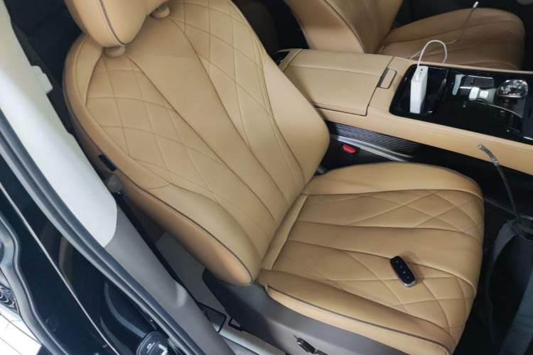 Used Denza D9 2022 DM-i 970 Four-Wheel Drive Flagship Model Right Front Seat