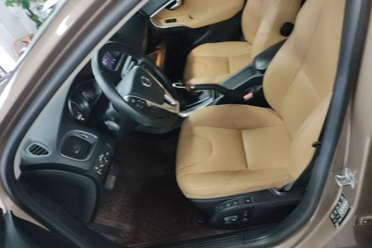 Used Volvo V40 2017 T3 Zhiyi Edition