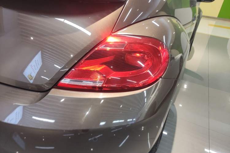 Used Volkswagen Beetle 2015 180TSI model
