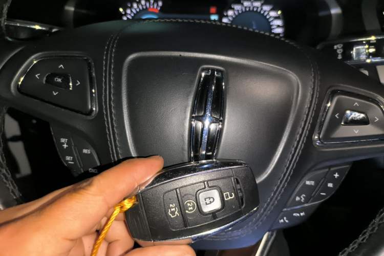 Used Lincoln MKZ 2017 2.0T Luxury Edition Vehicle Key