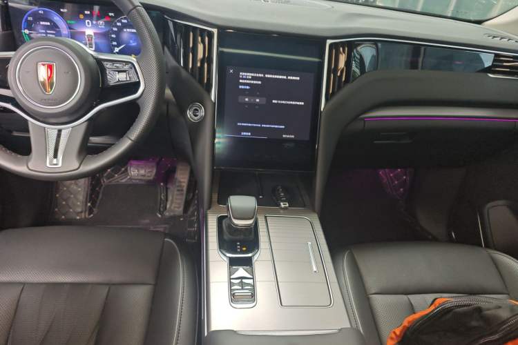 Used Hongqi HS7 PHEV 2024 2.0T PHEV Four-Wheel Drive Flagship Edition 6 Seats Audio And AC Panel