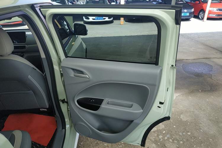 Used ORA White Cat 2022 Xiaoyue Mao Edition 401 km Flagship Model Lithium Ternary