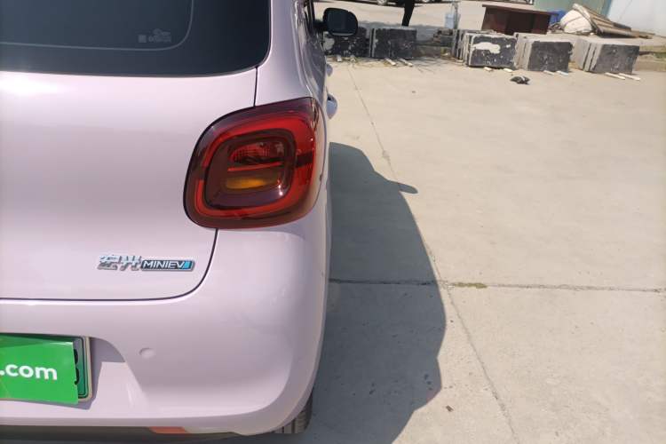 Used Wuling Hongguang MINIEV 2025 Four-Door Version Zhenxiang+ Edition Exterior 3