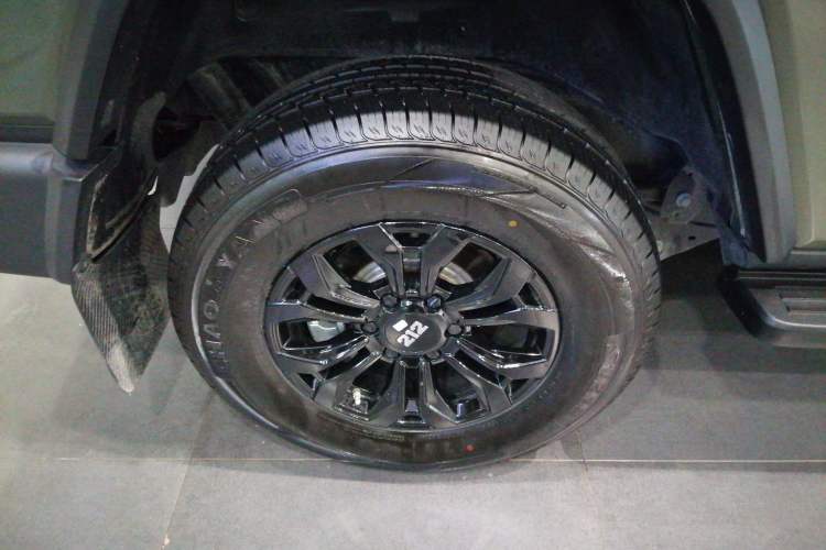 Used 212 T01 2024 2.0T Explorer
