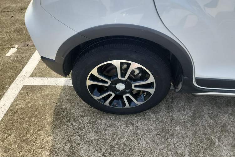 Used Geely Auto Vision X3 2017 1.5L Manual Elite Model
