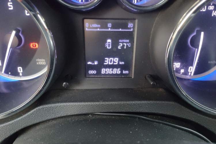 Used CHANGAN CS35 2016 1.6L Manual Luxury Model China V Standard