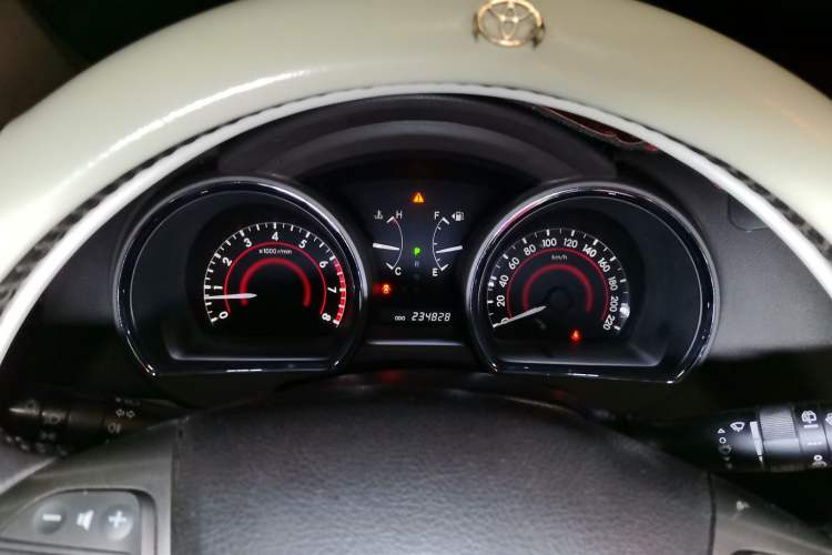 Used Toyota Highlander 2011 2.7L Two-Wheel Drive 7-Seater Luxury Edition