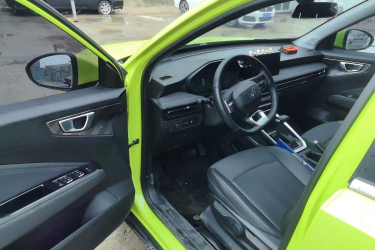 Used Wuling Alvez 2022 1.5L CVT Comfort Edition Driver Seat