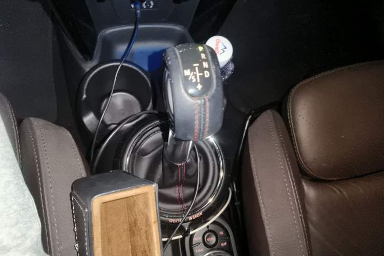 Used MINI 2016 2.0T COOPER S Pioneer Edition Five-Door Model Gear Lever