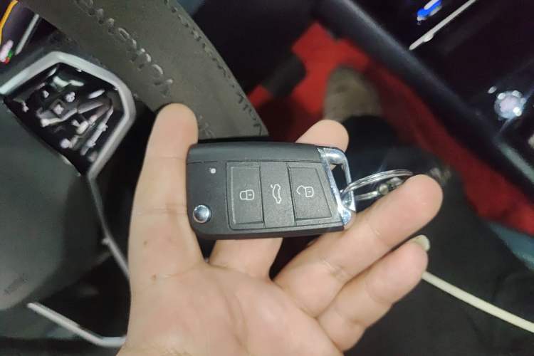 Used Volkswagen Tharu 2023 300TSI Two-Wheel-Drive Moonlight Edition
