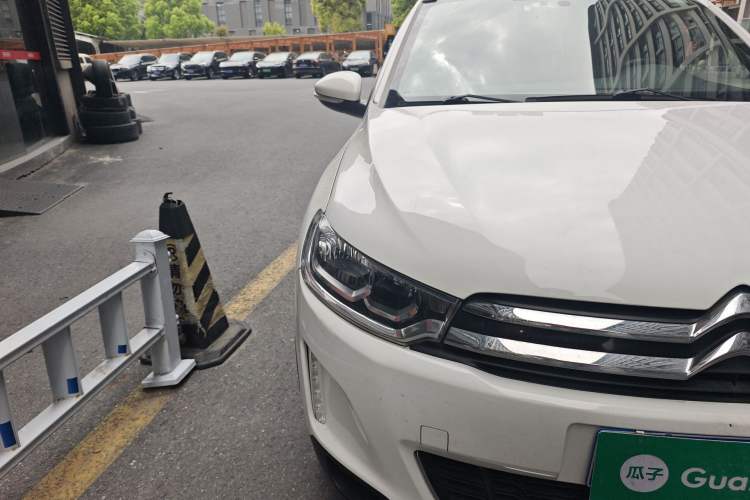 Used Citroen C3-XR 2015 1.6L Automatic Pioneer Model Right Front Headlight