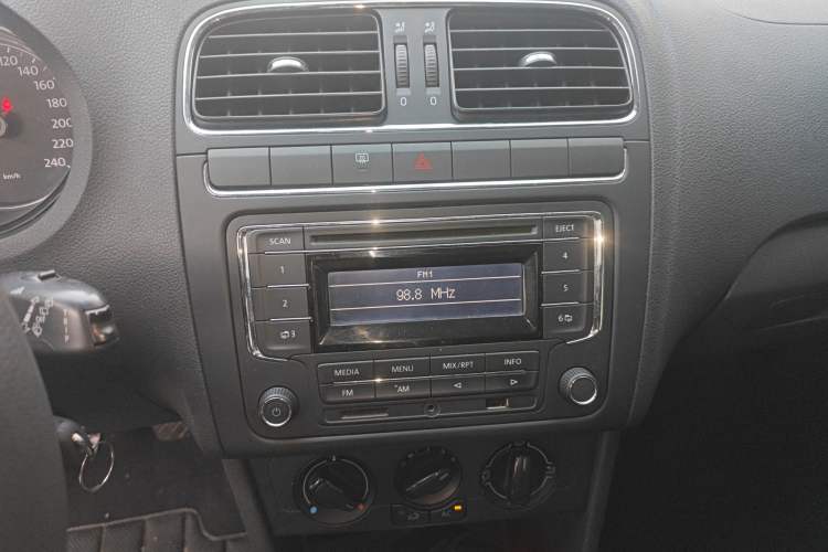 Used Volkswagen Polo 2013 1.4L Manual Comfort Edition
