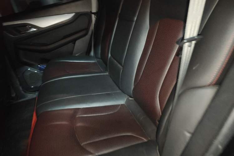 Used Baojun 560 2016 1.8L iAMT Luxury Model Left Rear Seat