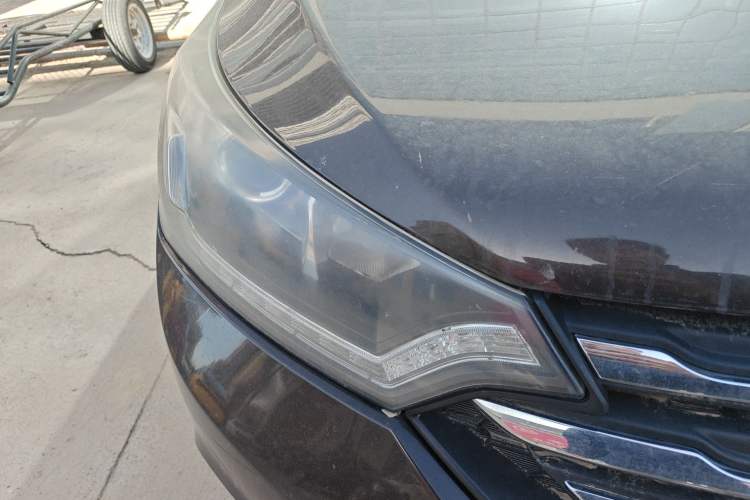 Used Dongfeng Aeolus AX7 2015 2.3L Automatic ZhiZun Version Right Front Headlight