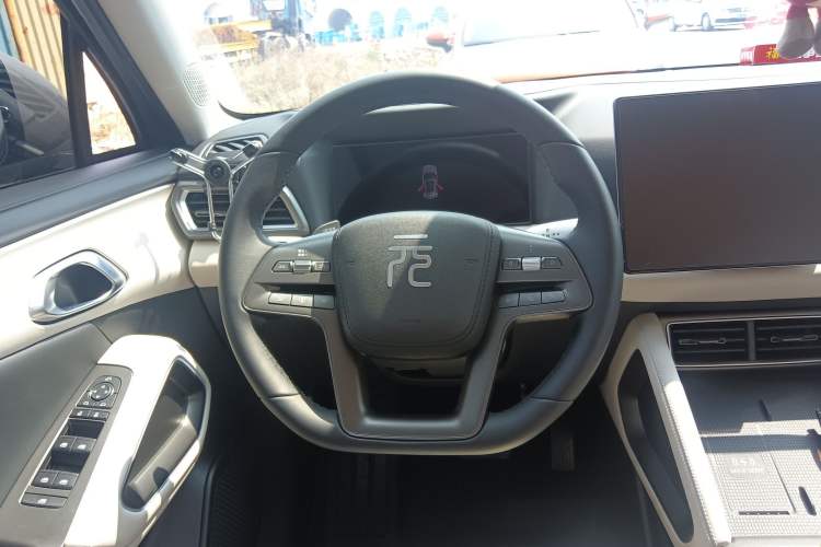 Used BYD Yuan UP 2025 Intelligent Driving Version 401 km Leading Edition
