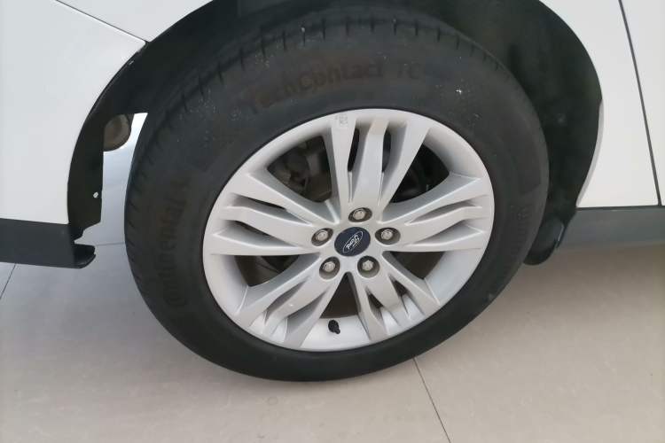 Used Ford Focus 2012 Sedan 1.6L Manual Comfort Model