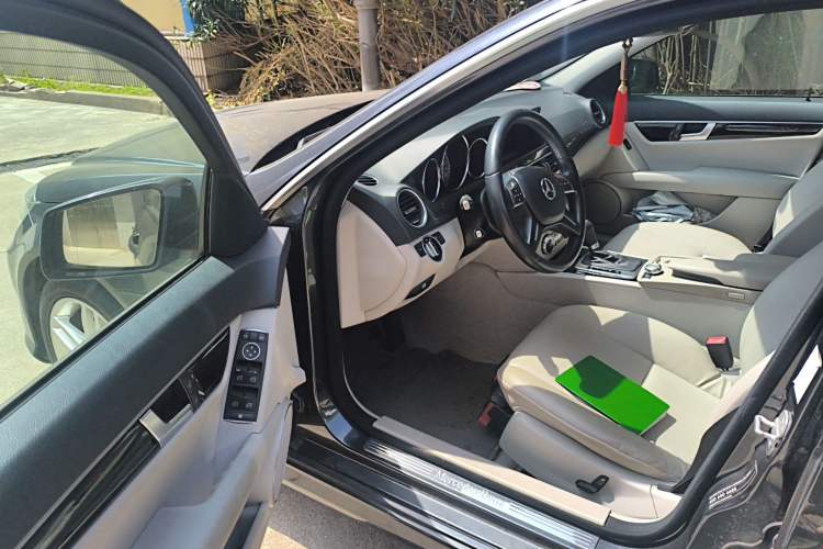 Used Mercedes-Benz C-Class 2013 C 180 Classic Grand Edition Driver Seat