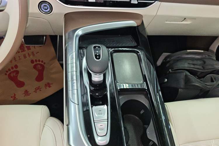 Used VOYAH FREE 2021 Four-Wheel Drive Standard Range-Extended Exclusive Luxury Package Gear Lever