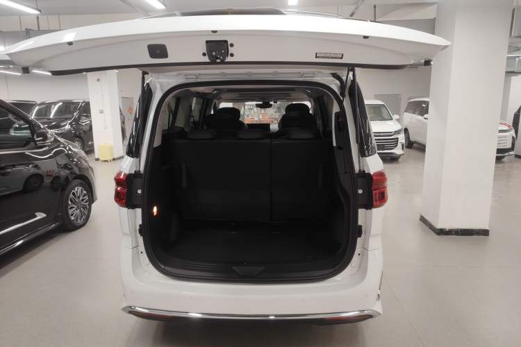 Used SAIC MAXUS G10 2025 MAX 2.0T Automatic Flagship Edition Gasoline 7-Seater Trunk