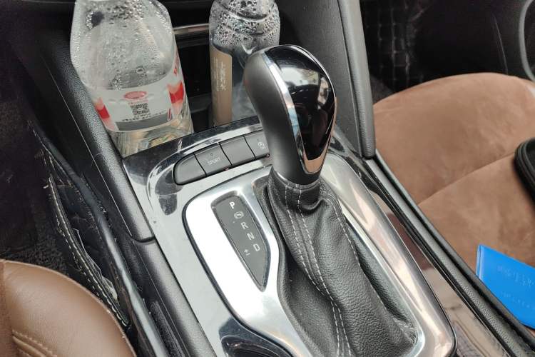 Used Buick Regal 2019 20T Elite Version China VI Standard Gear Lever