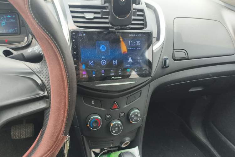 Used Chevrolet Trax 2016 1.4T Automatic Two-Wheel Drive Comfort Version with Sunroof
