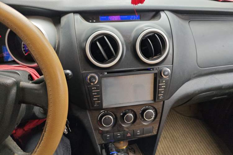 Used CHANGAN KAICHENG Ounuo S 2015 1.5L Jinouno Luxury Model Audio And AC Panel