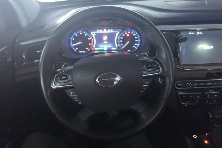 Used GAC Trumpchi GS8 2017 320T Two-Wheel Drive Luxury Smart Connectivity Version (7 Seats)
