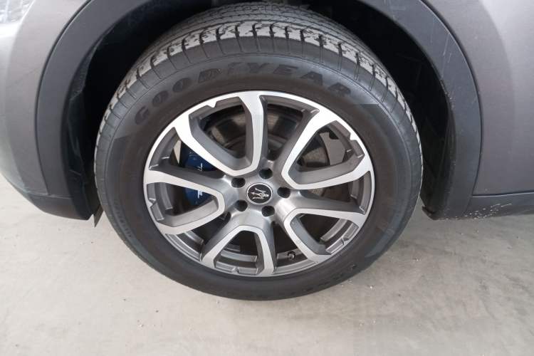 Used Maserati Levante 2019 3.0T Standard Version China VI Left Front Wheel Hub