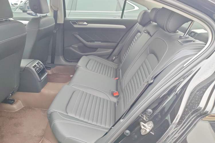 Used Volkswagen Magotan 2023 2 Million Units Limited-Edition 280TSI DSG Comfort Version Left Rear Seat