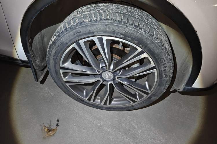 Used BYD Tang 2019 2.0T Automatic SmartConnect Luxury Version 5 Seats China VI Standard
