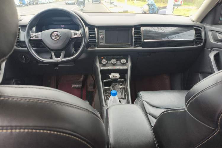 Used Skoda Kodiaq 2019 Facelifted TSI330 7-Seater Two-Wheel-Drive Luxury Enjoyment Edition China VI Standard
