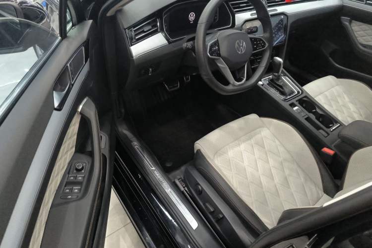 Used Volkswagen Magotan 2023 2 Million Units Commemorative Edition 330TSI DSG Luxury Version
