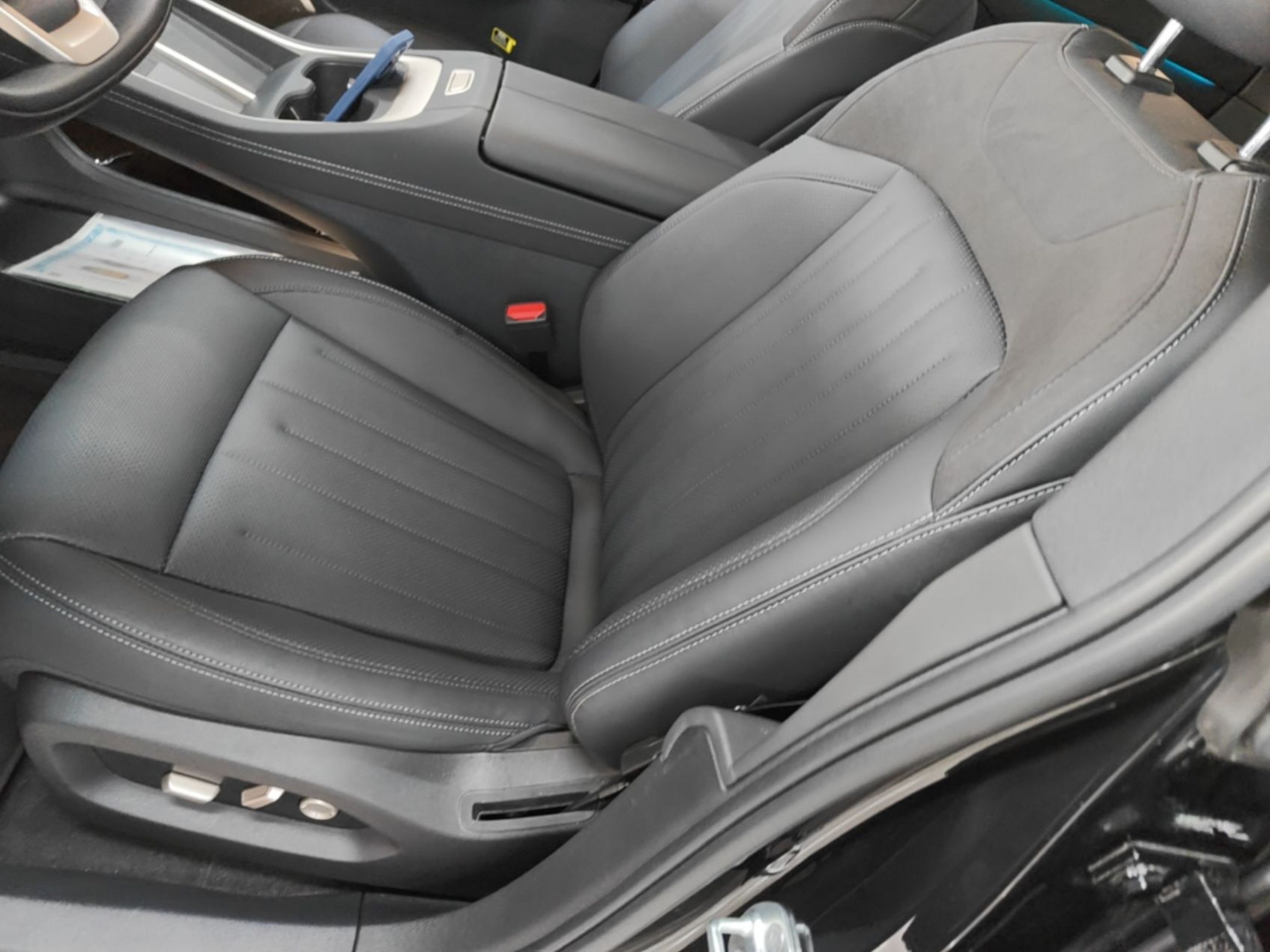 Vordere Reihe im Auto