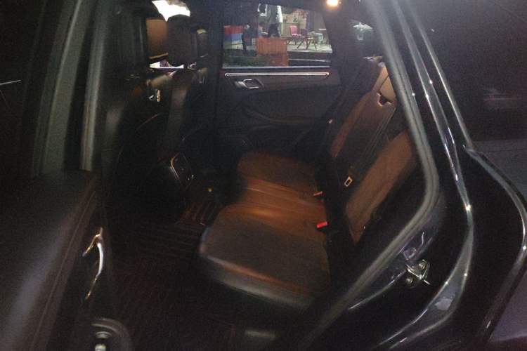 Used Porsche Macan 2018 Macan 2.0T Left Rear Seat