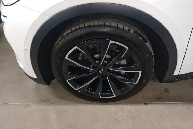 Used ONVO L60 2024 60 kWh Rear-Drive Version Left Front Wheel Hub