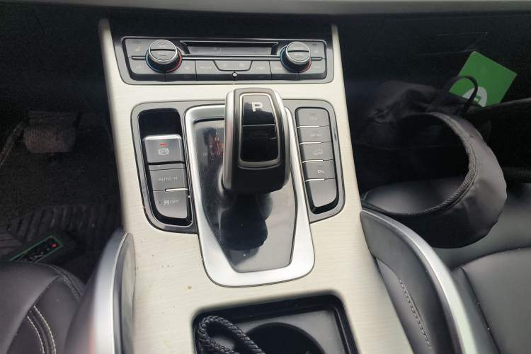 Used Geely Auto Emgrand X7 Sport 2020 1.8TD DCT Two-Wheel Drive Smart Connect 4G-Enabled Version