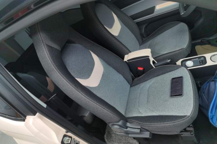 Used Chery QQ Ice Cream 2022 120km Conical Shape Lithium Iron Phosphate