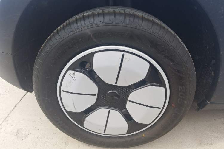 Used Geely Galaxy Geome 2025 310km Youth Edition Right Rear Wheel Hub