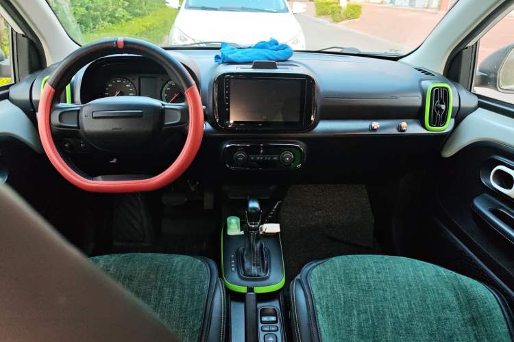 Used Roewe Clever 2021 302 km New Four-Seater Super-Efficient Version
