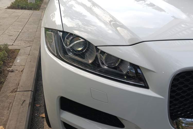 Used Jaguar F-PACE 2020 2.0T Urban Deluxe Edition
