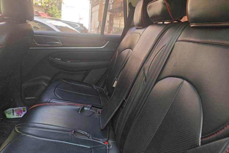 Used Roewe RX8 2018 30T Smart Connectivity Two-Wheel Drive Flagship Edition