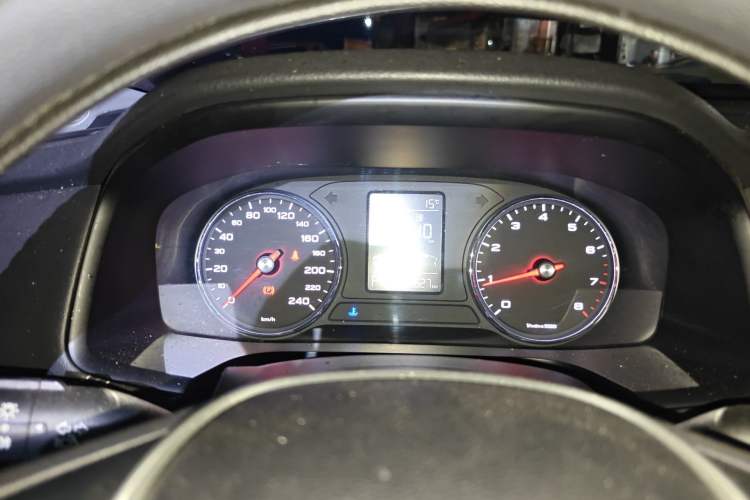 Used Roewe i6 2020 PLUS 1.6L CVT 4G Connected Glory Flagship Edition
