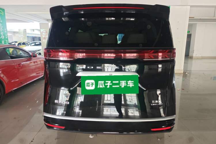 Used Denza D9 2022 DM-i 970 Four-Wheel Drive Prestige Model
