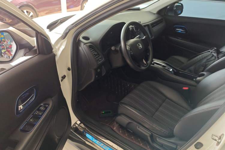 Used Honda Vezel 2017 1.8L CVT Front-Wheel Drive Pioneer Edition Driver Seat