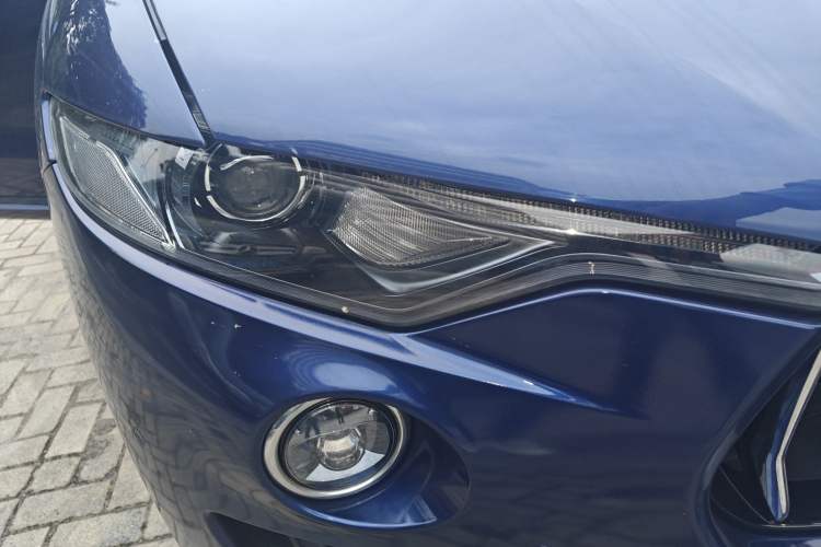 Used Maserati Levante 2016 3.0T Standard Edition Right Front Headlight