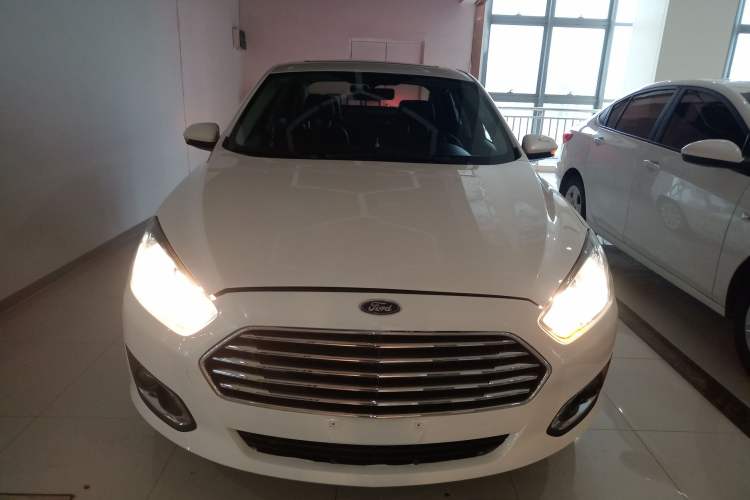 Used Ford Escort 2015 1.5L Automatic Fashion Model
